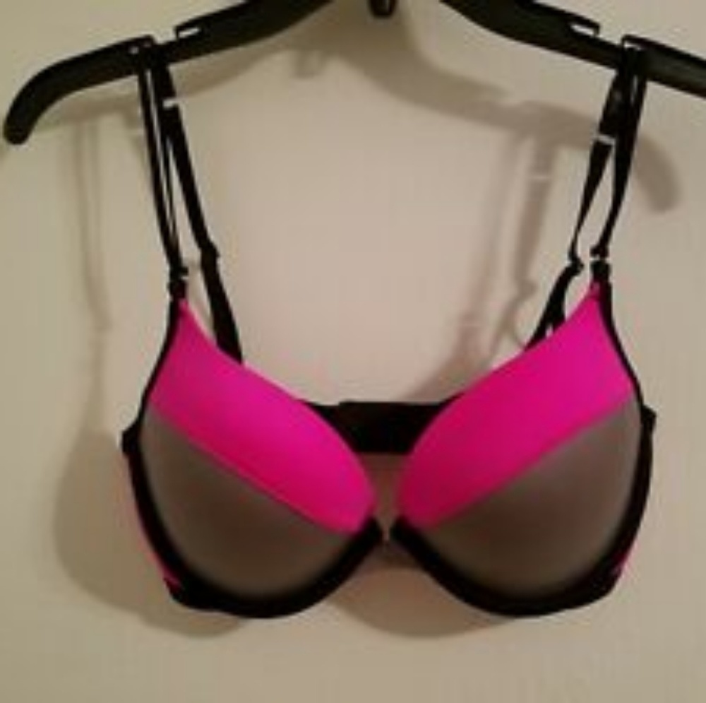 Victoria's Secret Very Sexy Push-up Bra Soze 36DDD